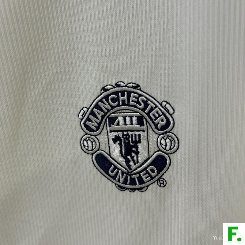 00/01 Retro Manchester United Away Jersey