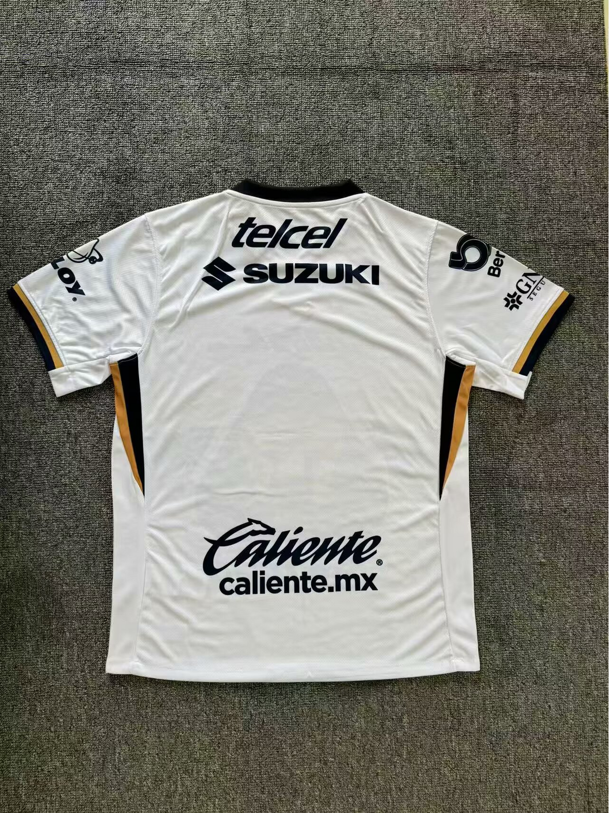 25/26 PUMAS UNAM HOME