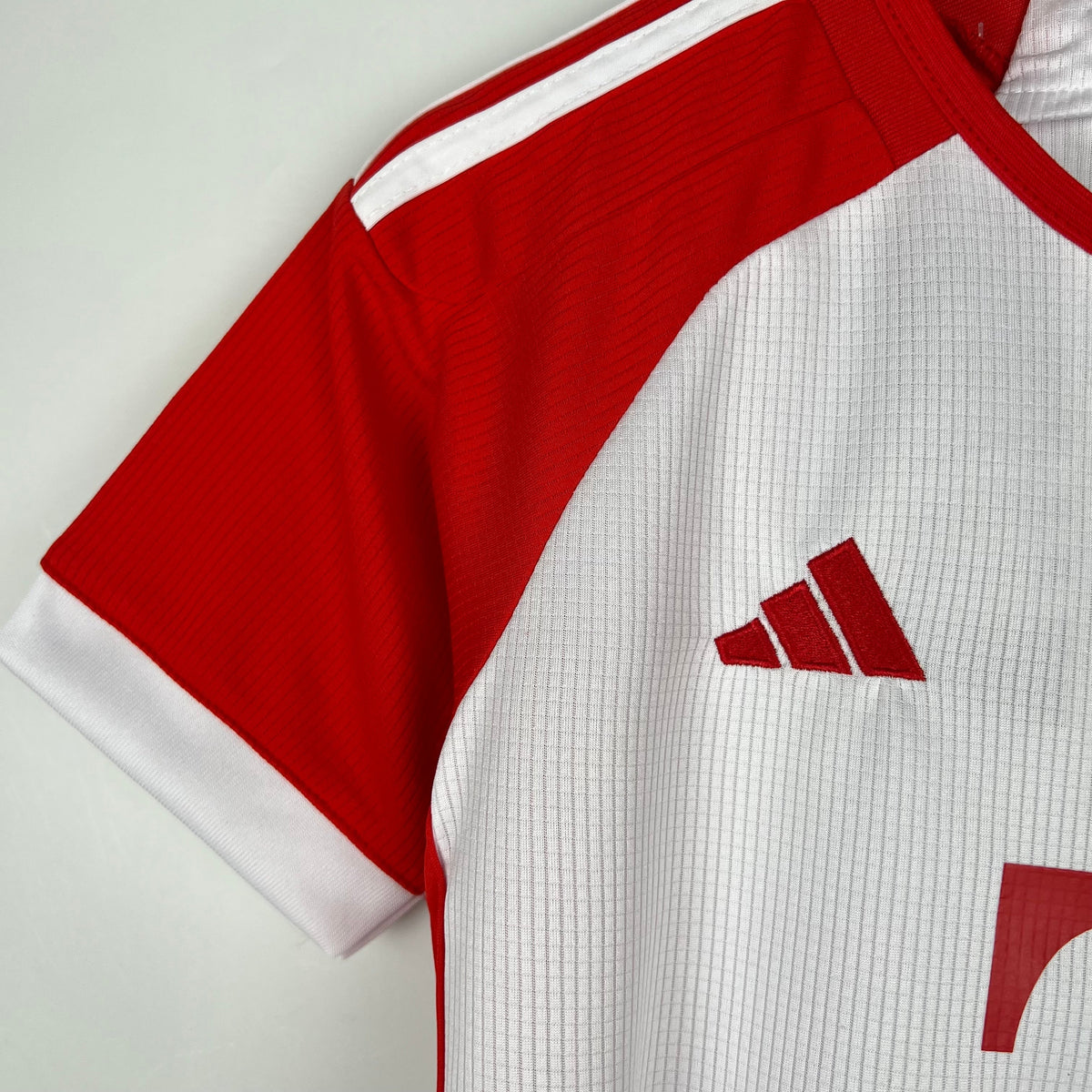 KIT INFANTIL BAYERN MÚNICH I 23/24