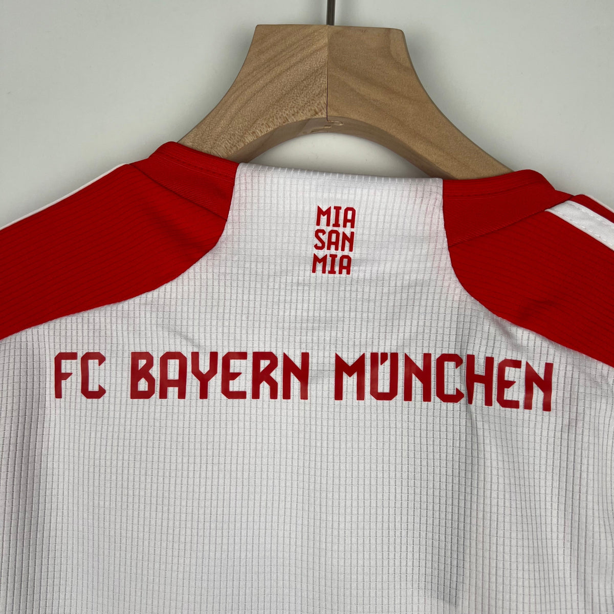 KIT INFANTIL BAYERN MÚNICH I 23/24