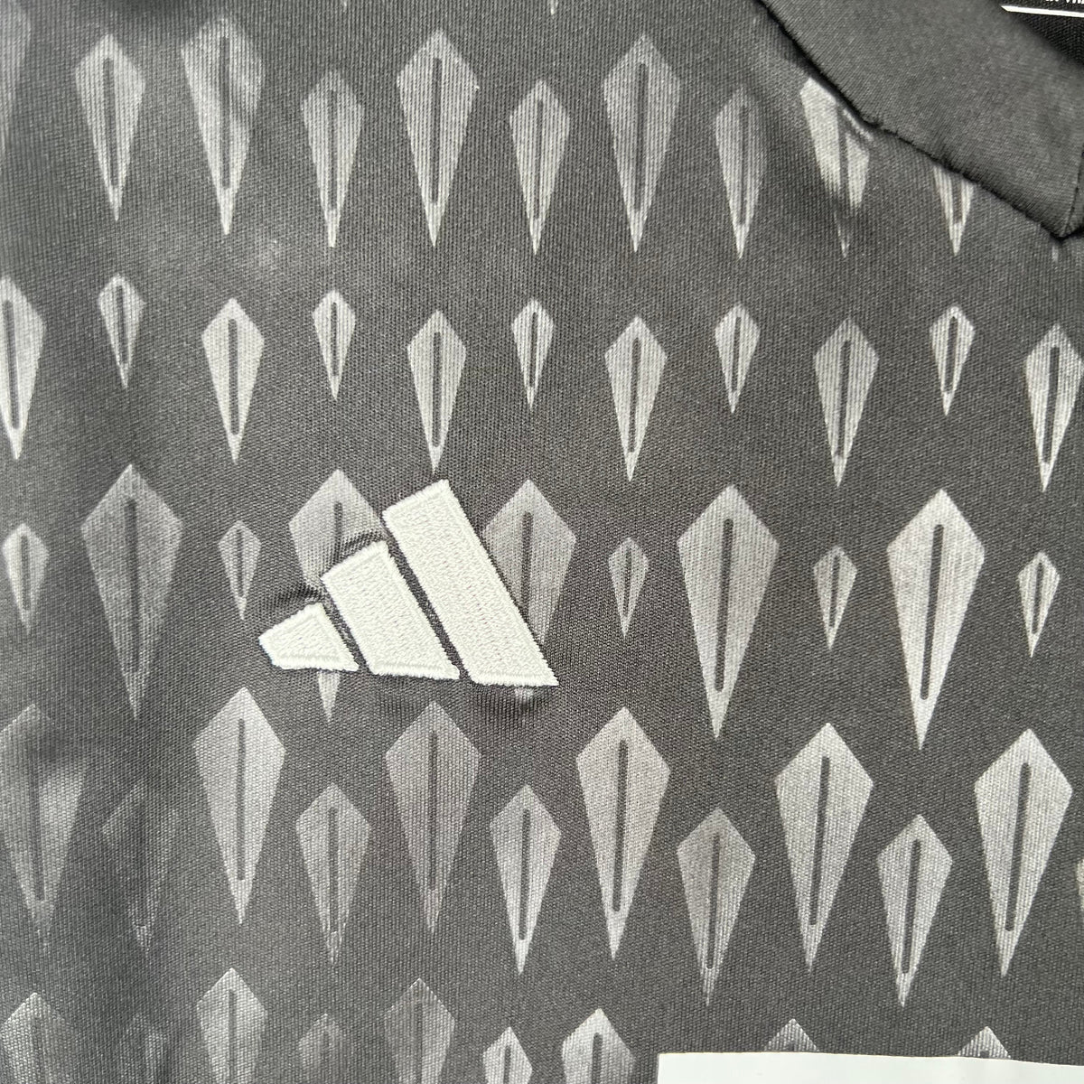 KIT INFANTIL BAYERN MÚNICH II 23/24