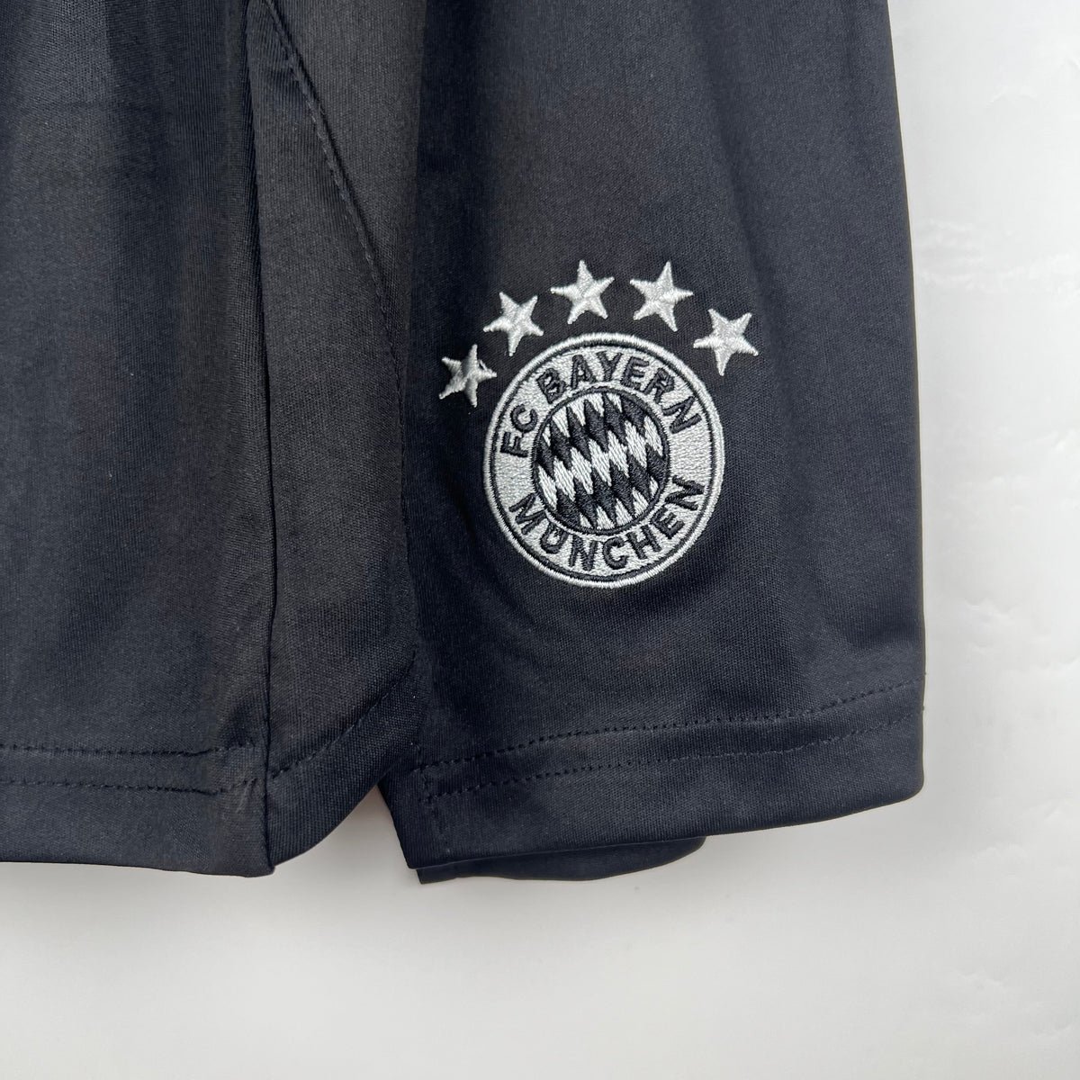 KIT INFANTIL BAYERN MÚNICH II 23/24
