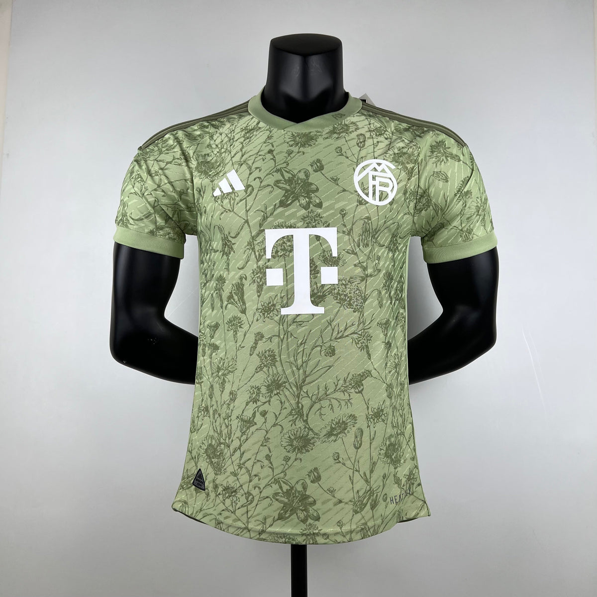 EDICIÓN ESPECIAL DEL BAYERN MÚNICH BEER FEST 23/24 HOMBRES (VERSIÓN JUGADOR)
