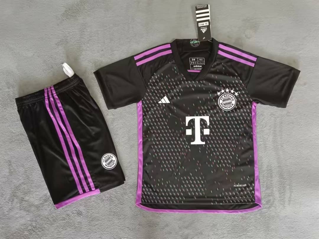 EDICIÓN ESPECIAL II 23/24 DEL BAYERN MÚNICH - EQUIPACIÓN INFANTIL