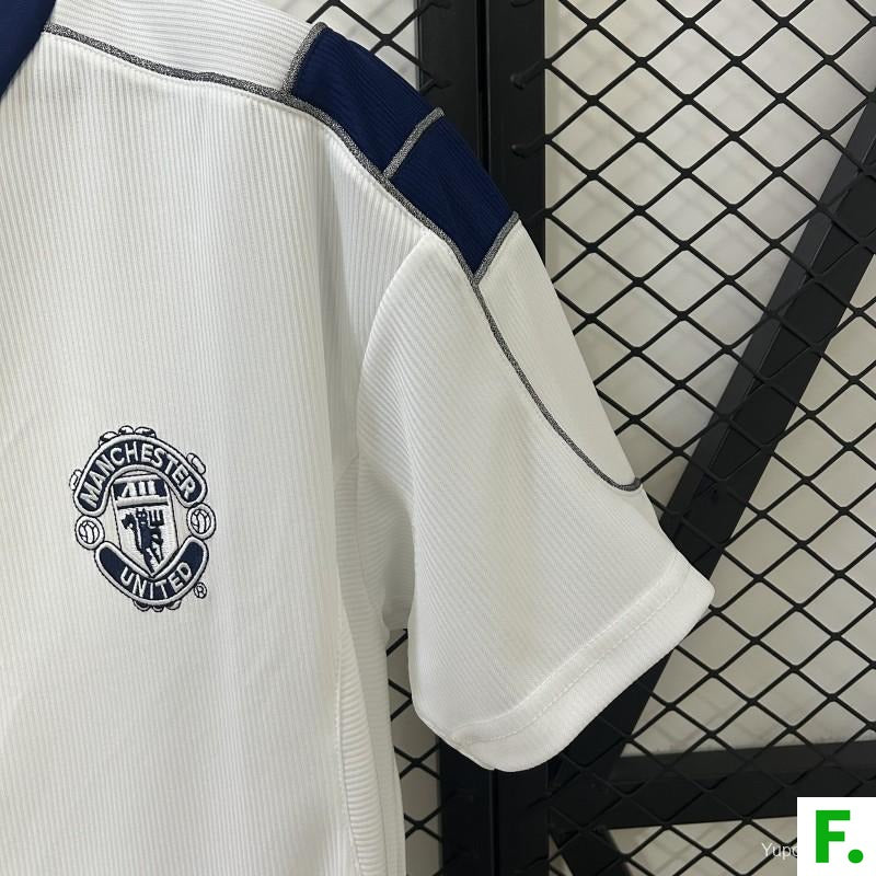 00/01 Retro Manchester United Away Jersey